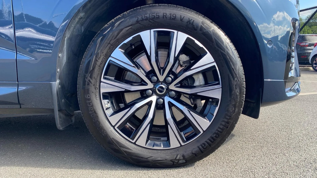 Volvo XC60 Plus Grey #25
