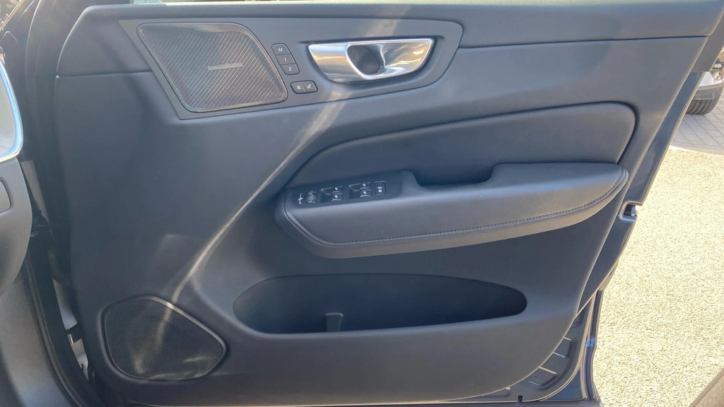 Volvo XC60 Plus Grey #24