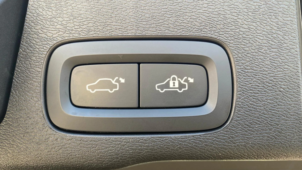 Volvo XC60 Plus Grey #23