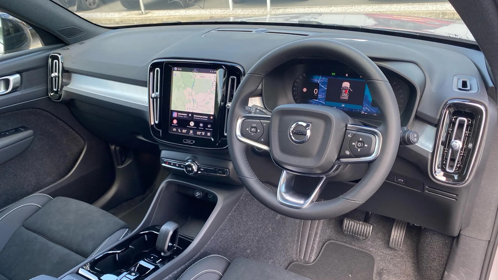 Volvo XC40 2.0 B3p Plus Dark YM26UBS #4