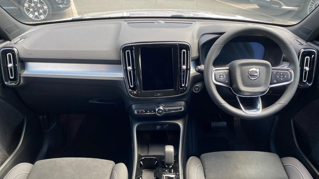 Volvo XC40 2.0 B3p Plus Dark YM26UBS #5
