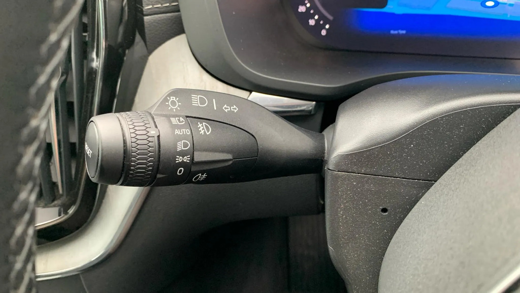 Volvo XC60 Plus Blue #18