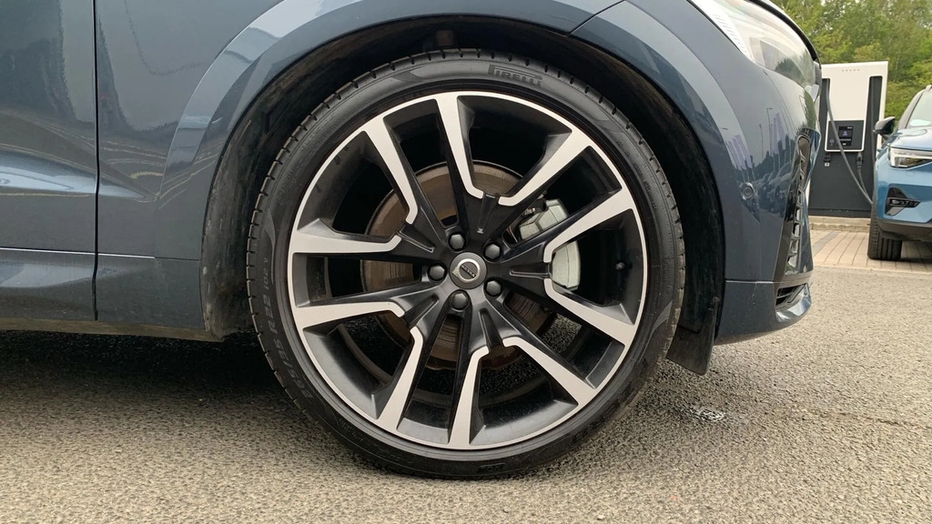 Volvo XC60 Plus Blue #9