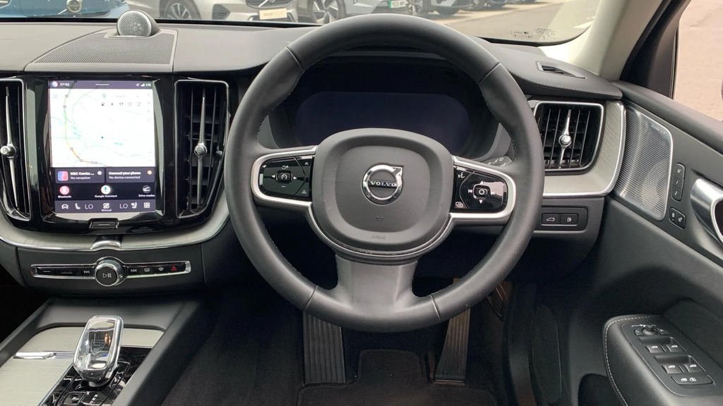 Volvo XC60 Plus Blue #10
