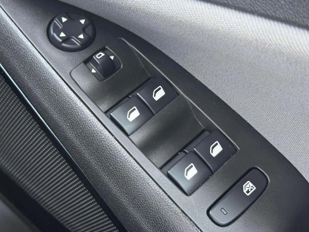 Vauxhall Crossland X Elite Nav Black #19