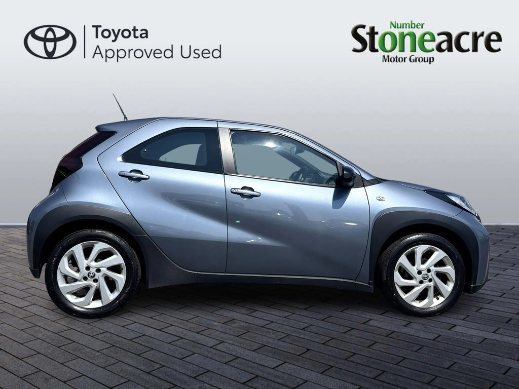 Toyota Aygo X 1.0 Vvt-i Pure  #2