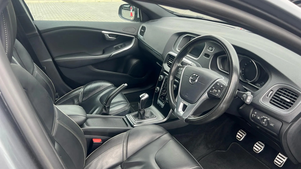 Volvo V40 2.0 T2 R-design Edition Euro 6 Ss  #3
