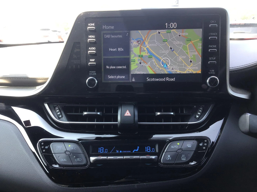 Toyota C-Hr Dynamic White #15