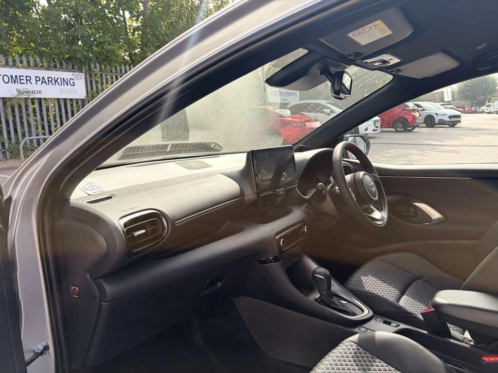 Mazda 2 1.5I Hybrid Centre Line Cvt Silver #10