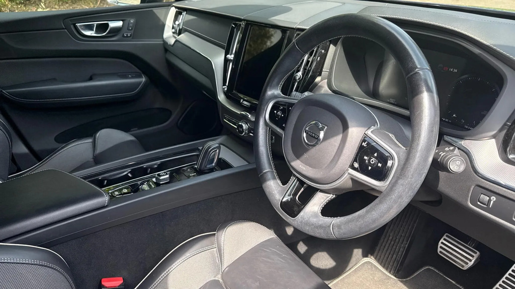 Volvo XC60 2.0 B5d R Design Pro Awd Geartronic Blue #4