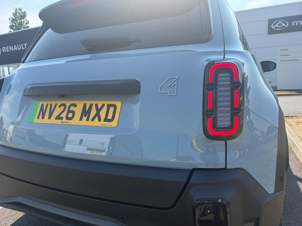 Renault 4 E-Tech Comfort Range 52Kwh Iconic