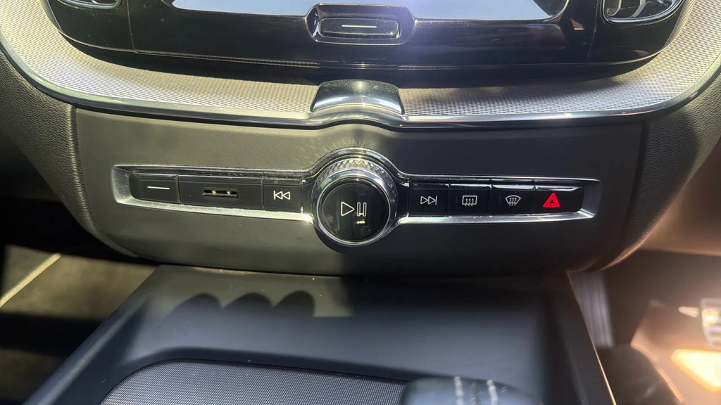 Volvo XC60 D4 R-design Red #37