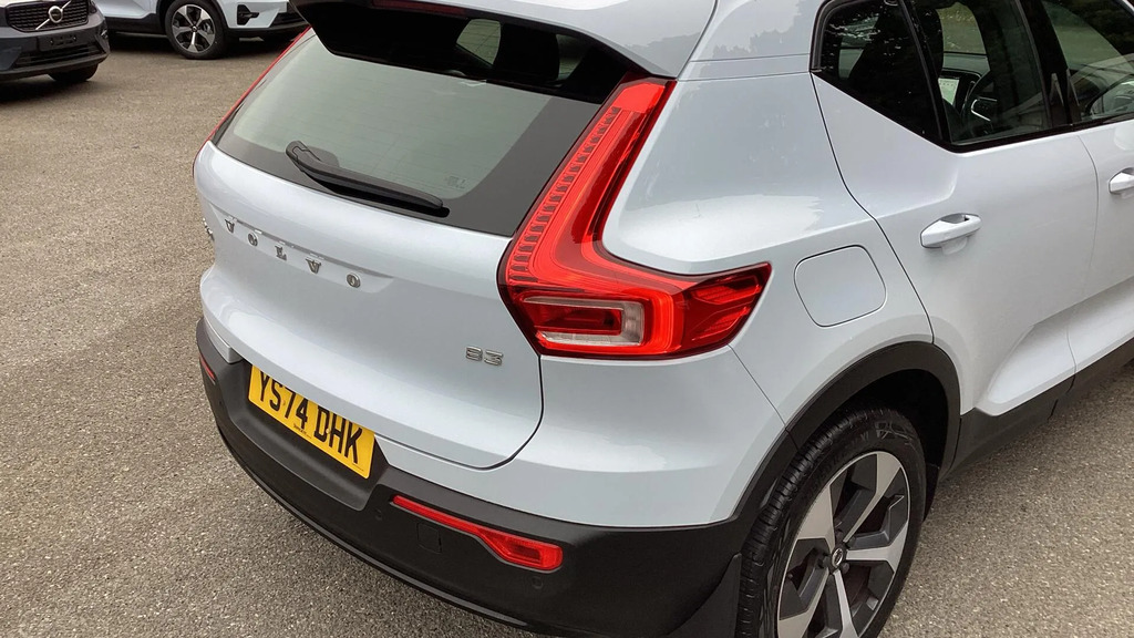 Volvo XC40 Plus Dark Black #36