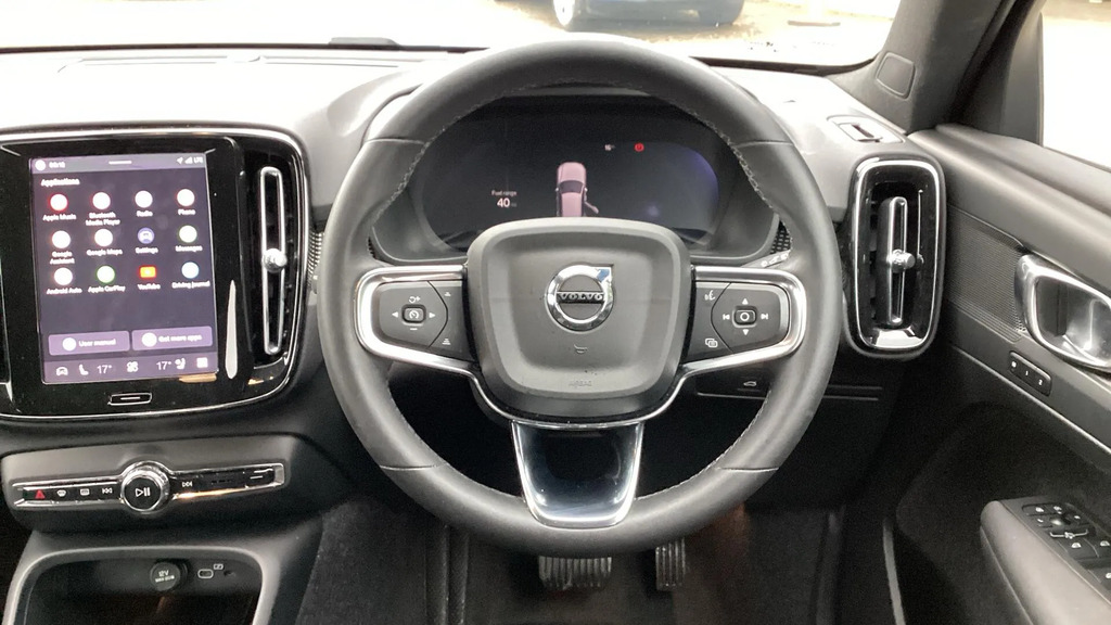 Volvo XC40 Plus Dark Black #10