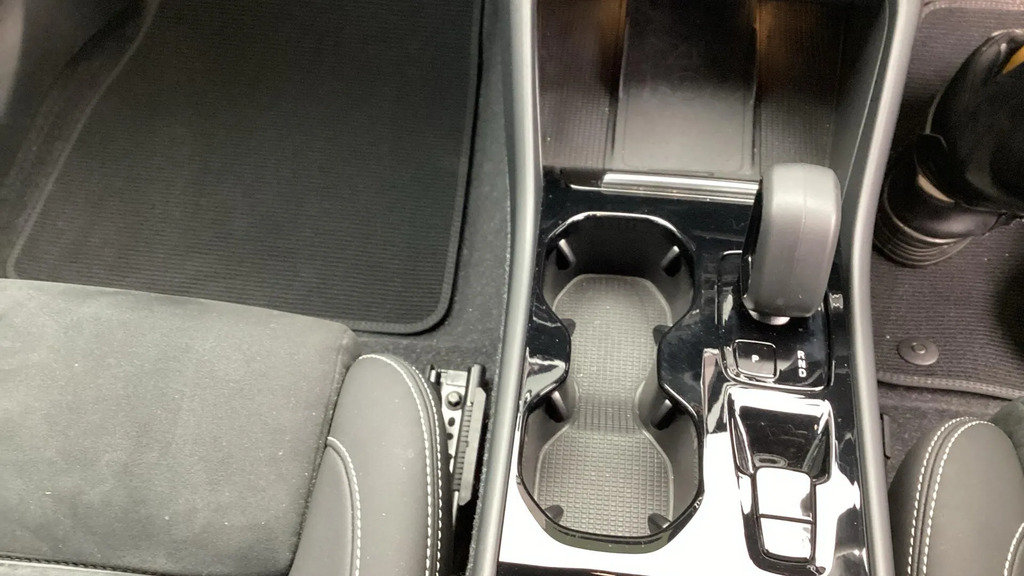Volvo XC40 Plus Dark Black #15