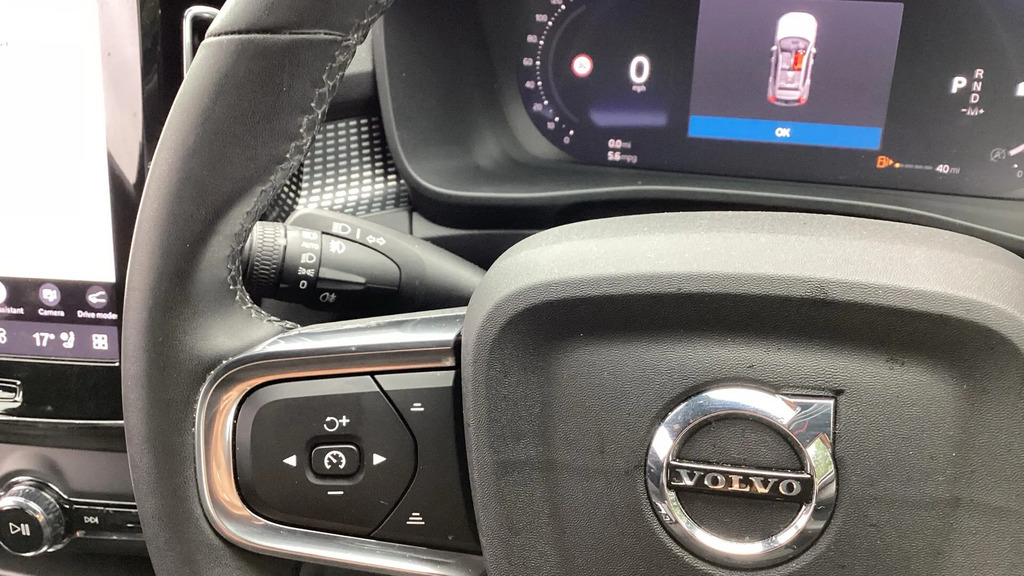 Volvo XC40 Plus Dark Black #28