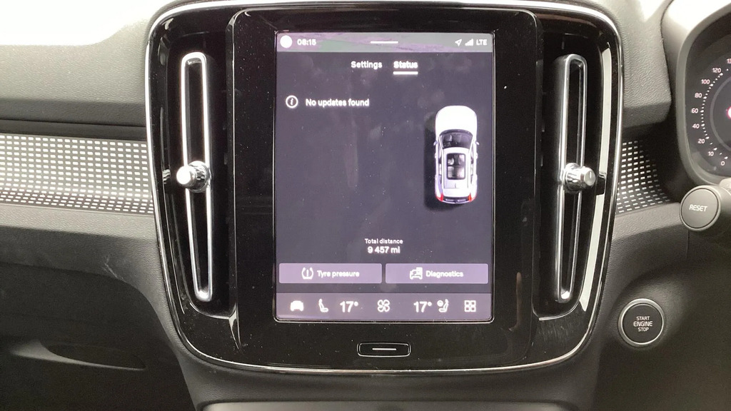 Volvo XC40 Plus Dark Black #14