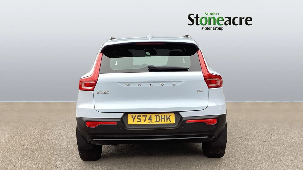 Volvo XC40 Plus Dark Black #7