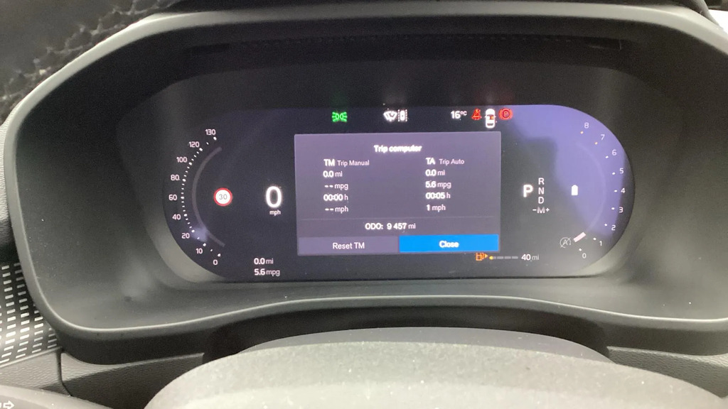 Volvo XC40 Plus Dark Black #11