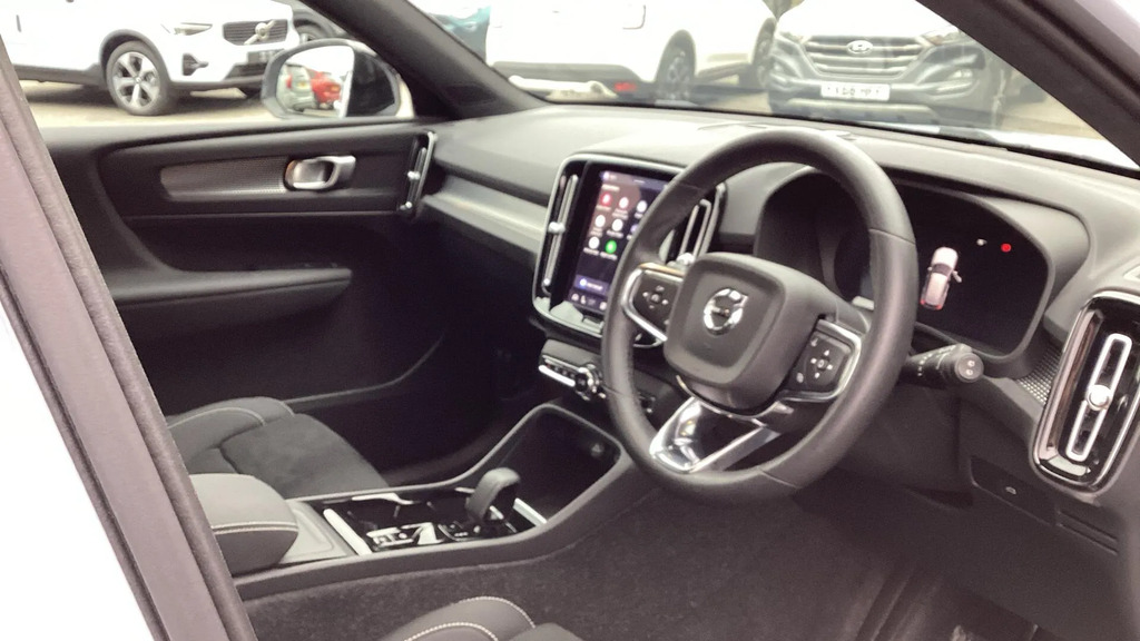 Volvo XC40 2.0 B3p Plus Dark #4