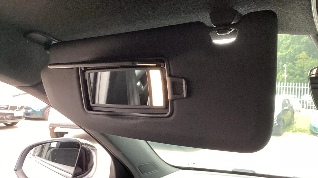 Volvo XC40 Plus Dark Black #26