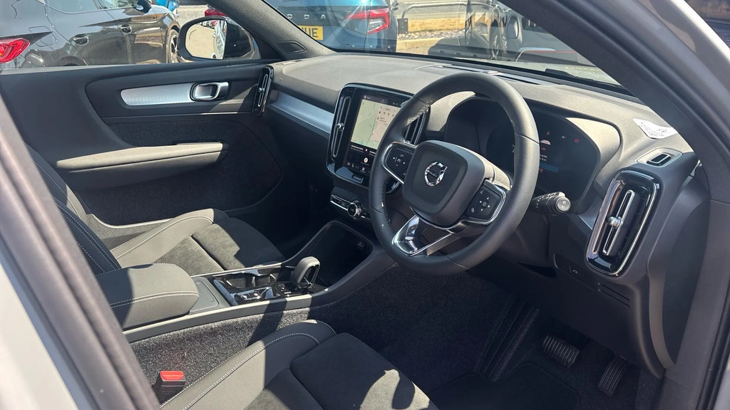 Volvo XC40 2.0 B3p Plus Dark #4