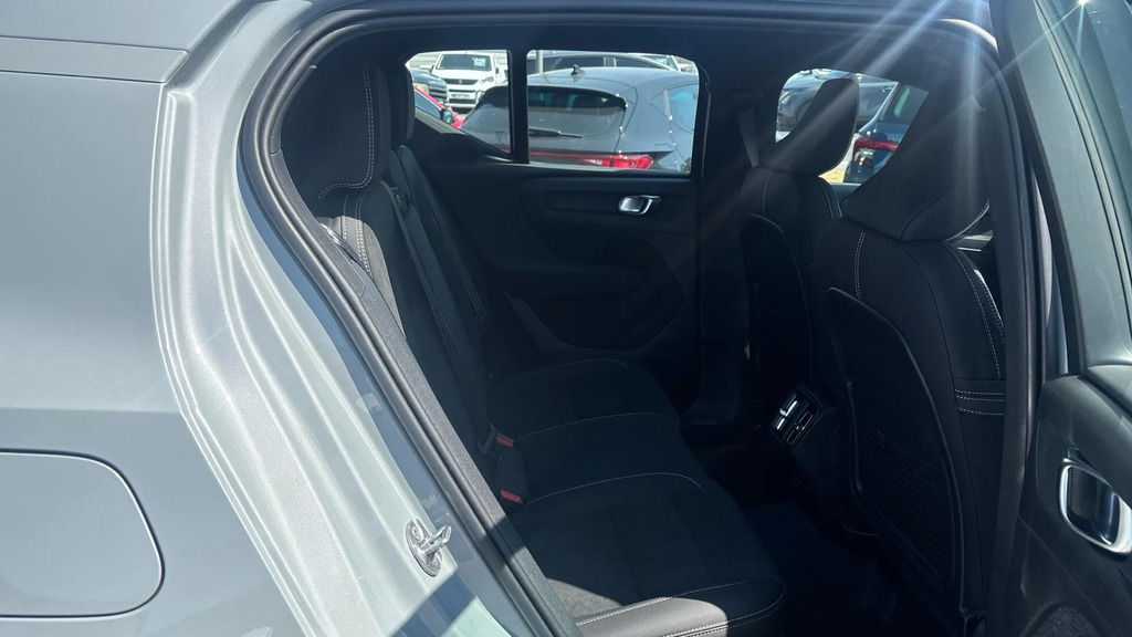 Volvo XC40 2.0 B3p Plus Dark #6