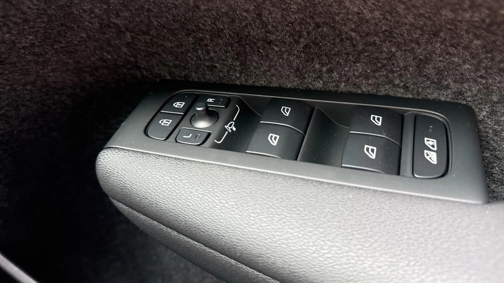 Volvo XC40 Plus Pro Dark Blue #20