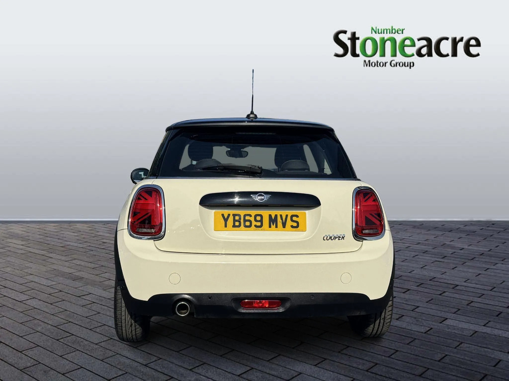 Mini Hatch 1.5 Cooper Classic II YB69MVS #4