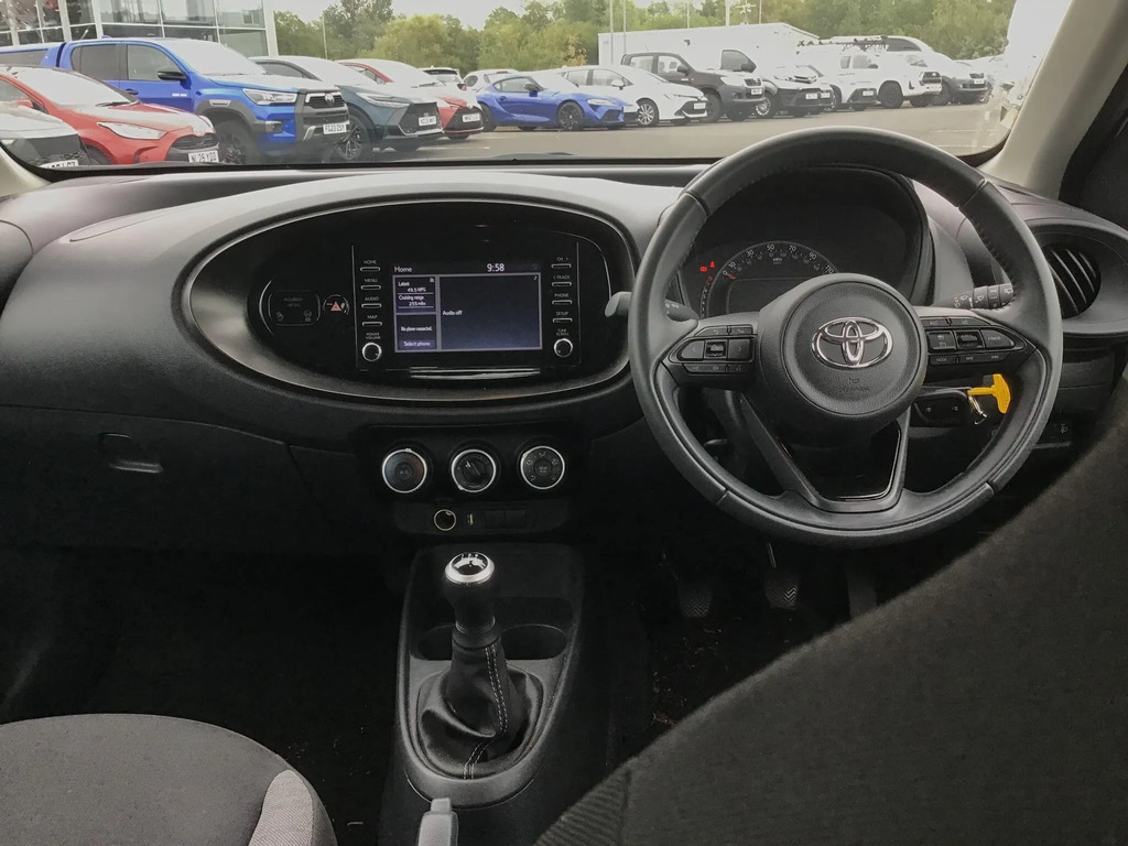 Toyota Aygo X 1.0 Vvt-i Pure #6