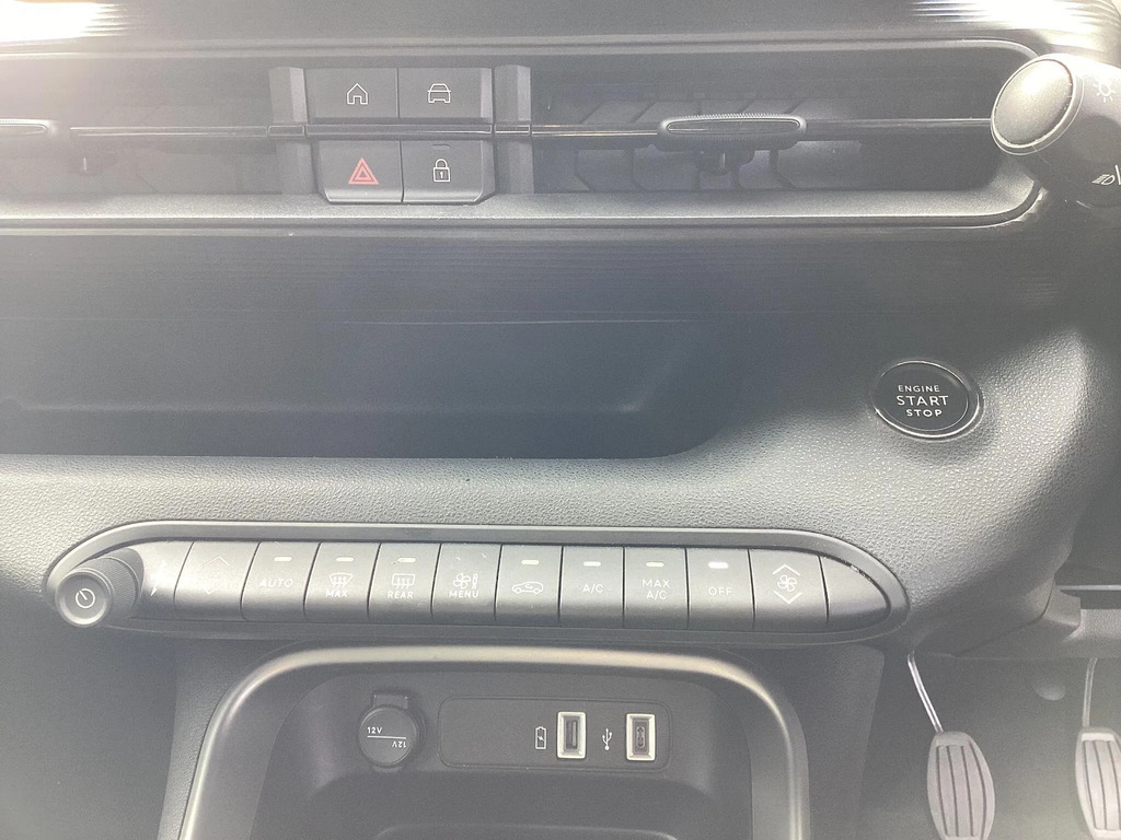 Jeep Avenger 115Kw Summit 54Kwh #18