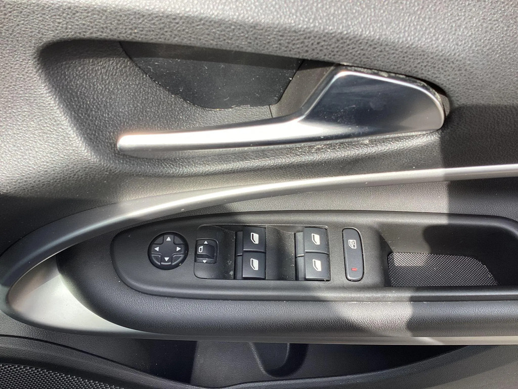 Jeep Avenger 115Kw Summit 54Kwh #24