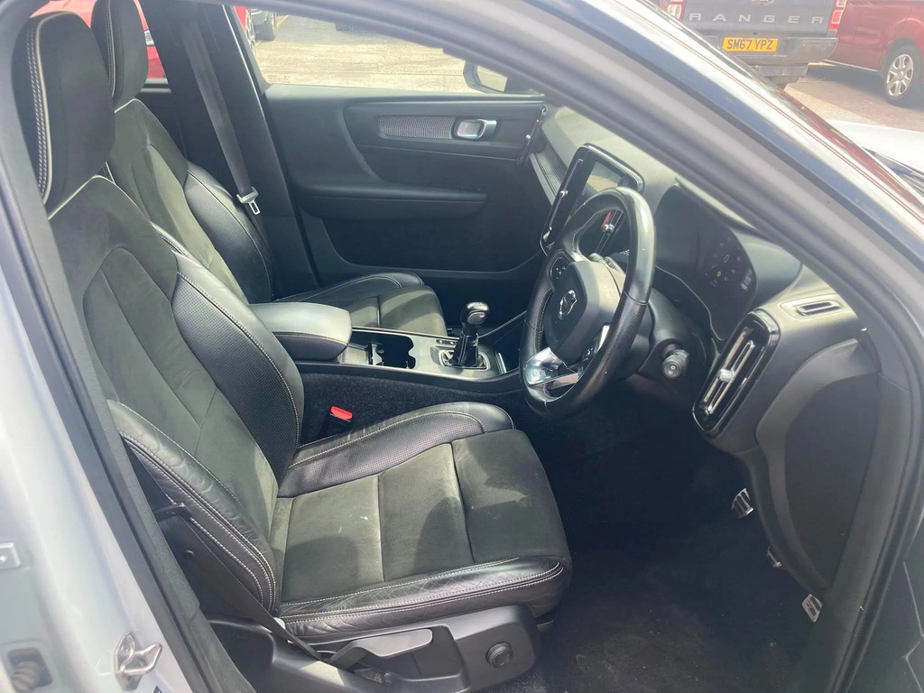 Volvo XC40 2L R-design Grey #25