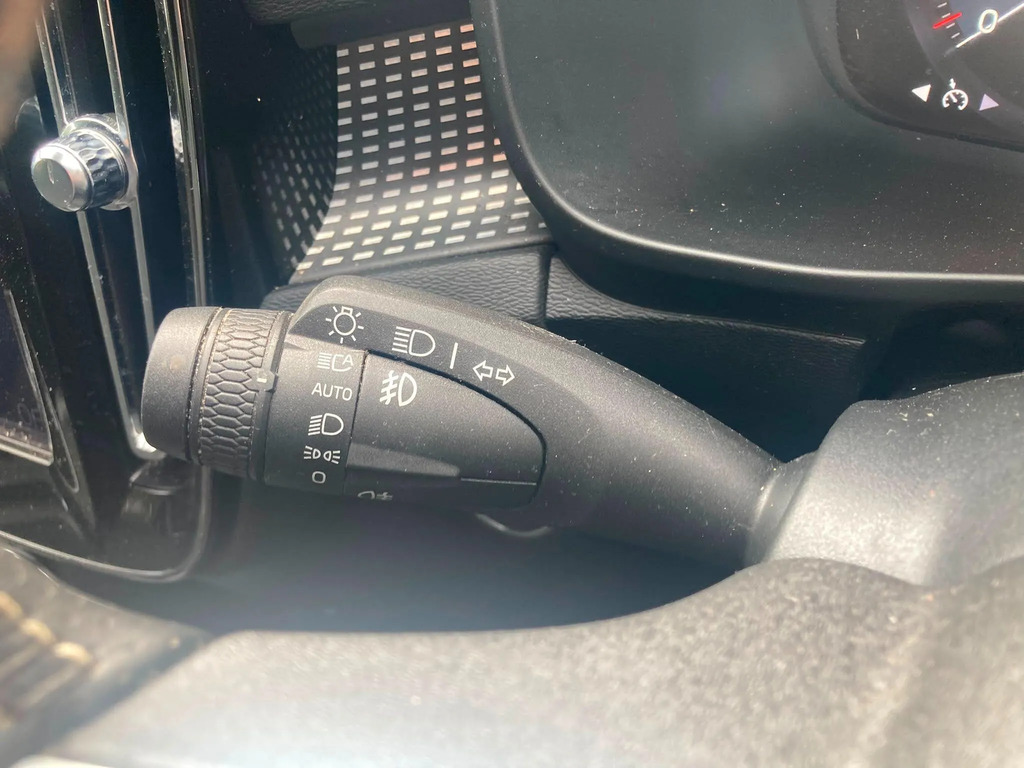 Volvo XC40 2L R-design Grey #20