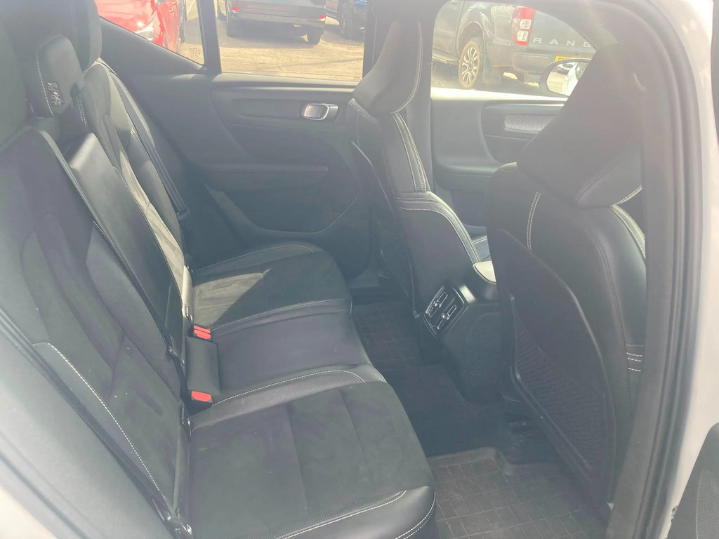 Volvo XC40 2L R-design Grey #26