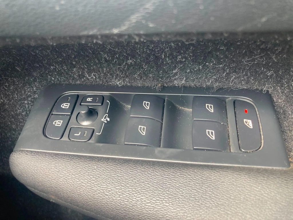 Volvo XC40 2L R-design Grey #19