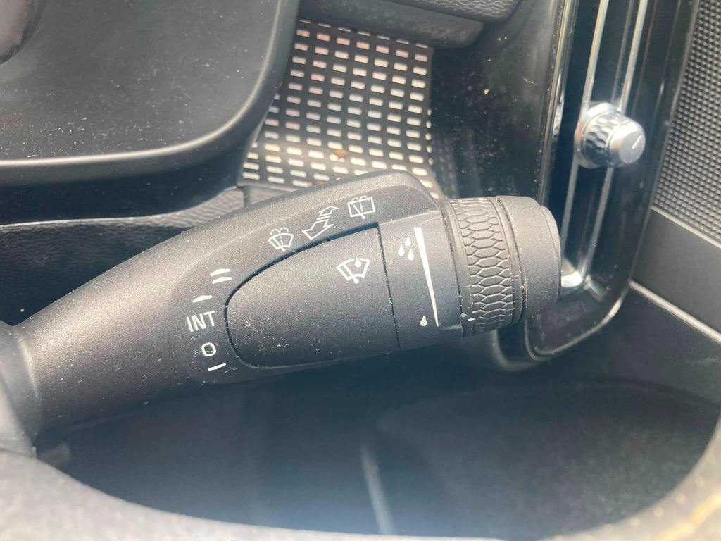 Volvo XC40 2L R-design Grey #21