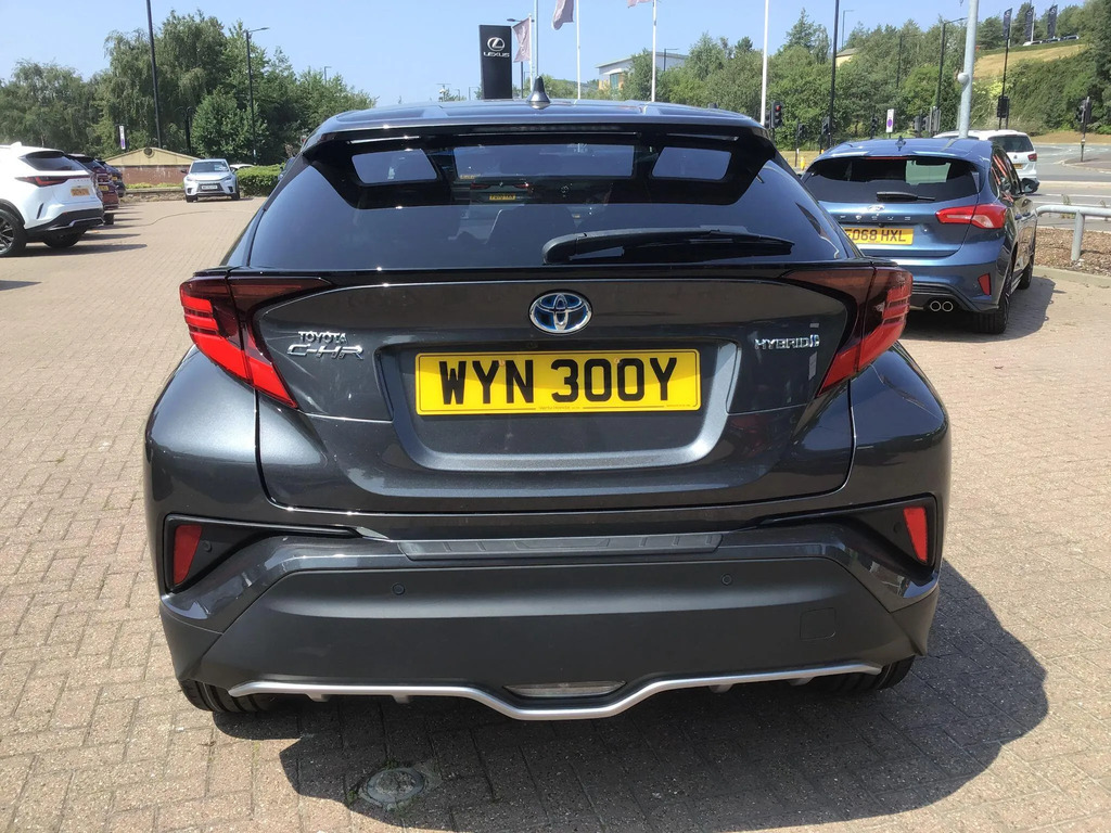 Toyota C-Hr Excel White #4
