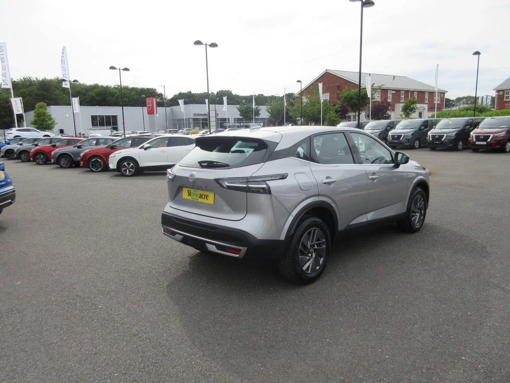 Nissan Qashqai 1.3 Dig-t Mhev Acenta Premium Euro 6 Ss FT26JNN #2