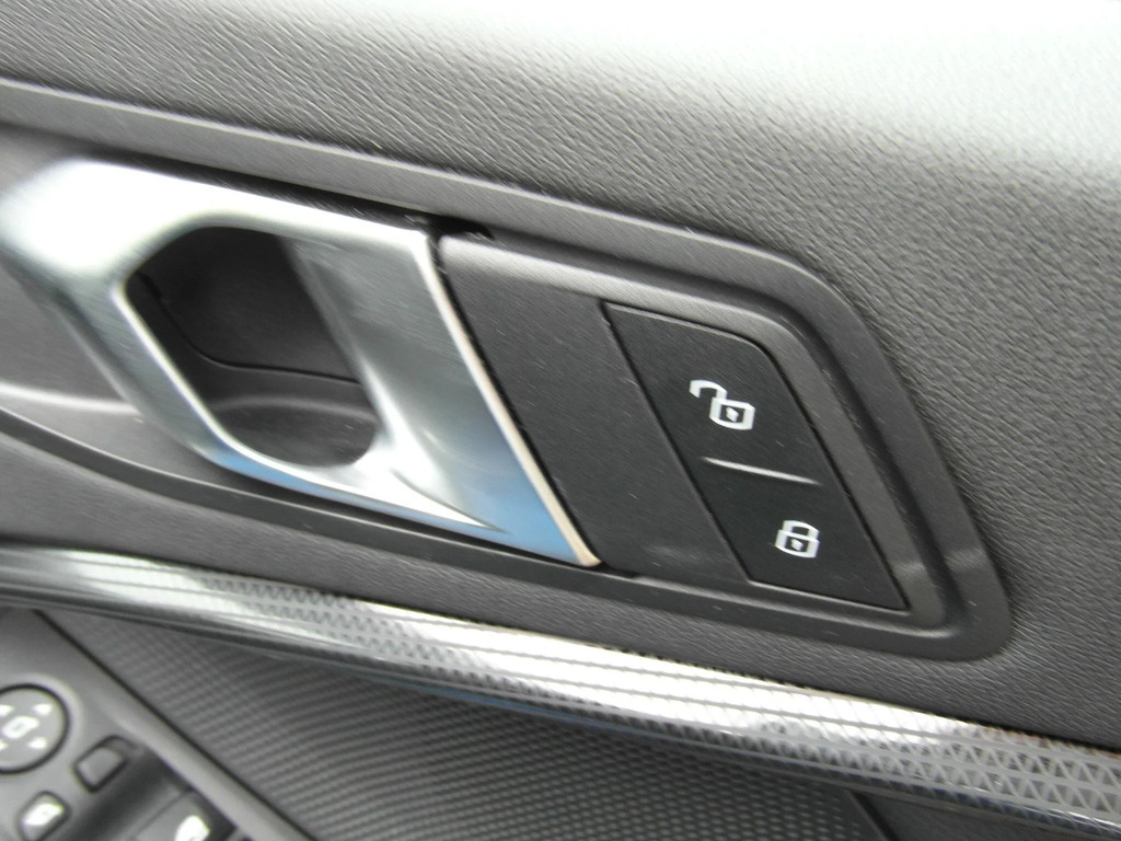 BMW 1 Series 128Ti Step Black #19