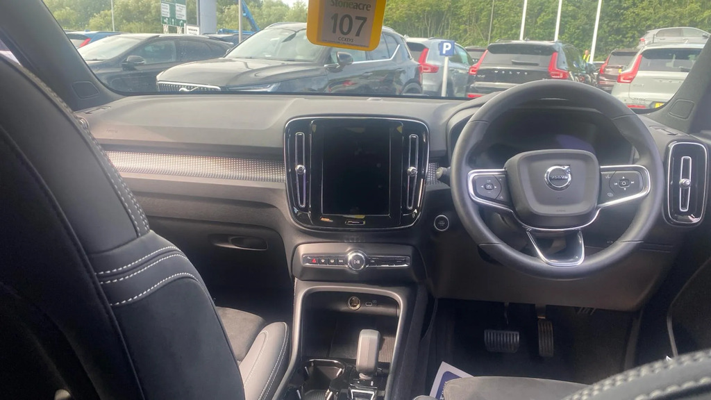 Volvo XC40 2.0 B4p Plus Dark #5