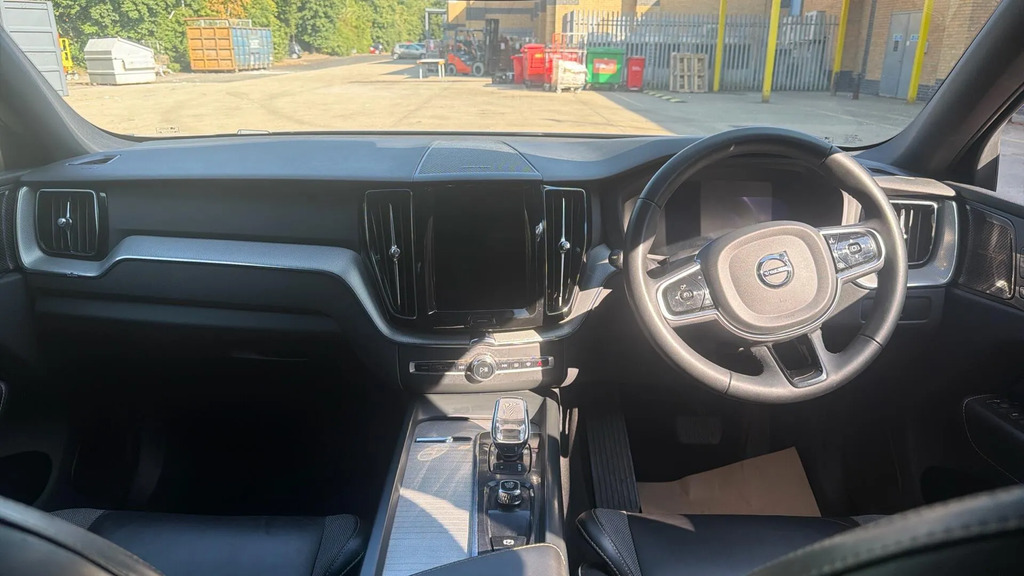 Volvo XC60 Plus Dark B4 Awd Mild Hybrid SM72UYZ #5