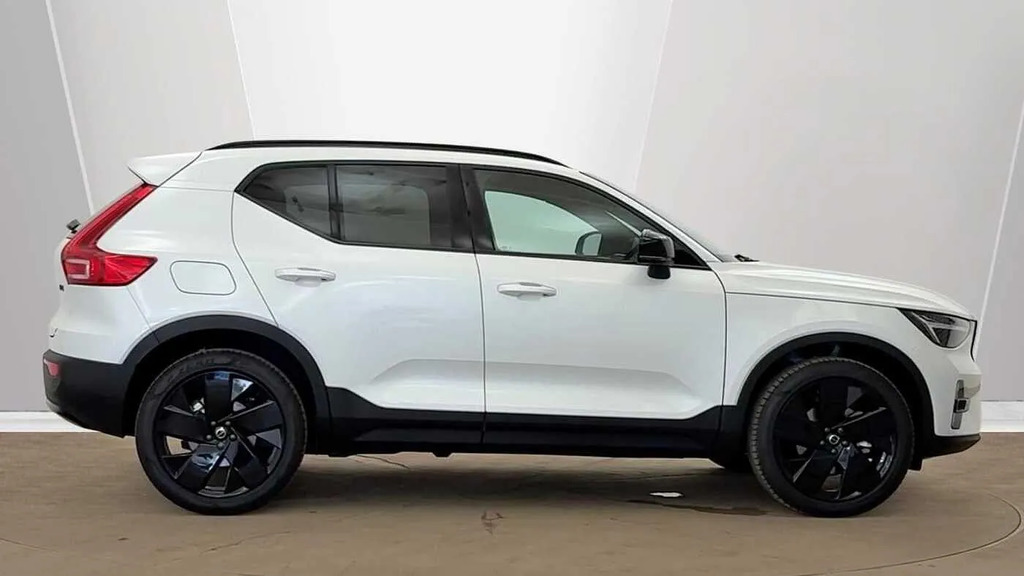 Volvo XC40 2.0 B3p Plus Dark Blue #2