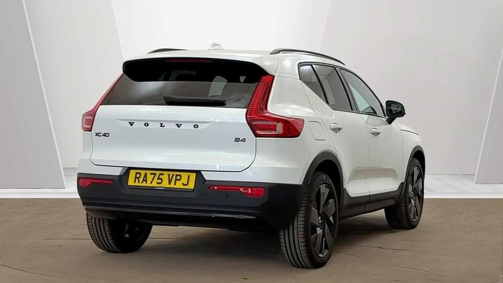 Volvo XC40 2.0 B3p Plus Dark Blue #3