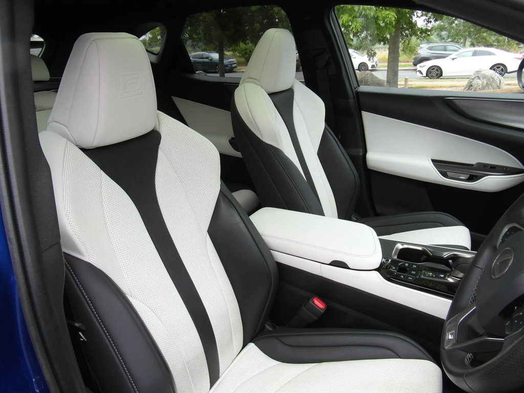 Lexus NX 450H Takumi Silver #23