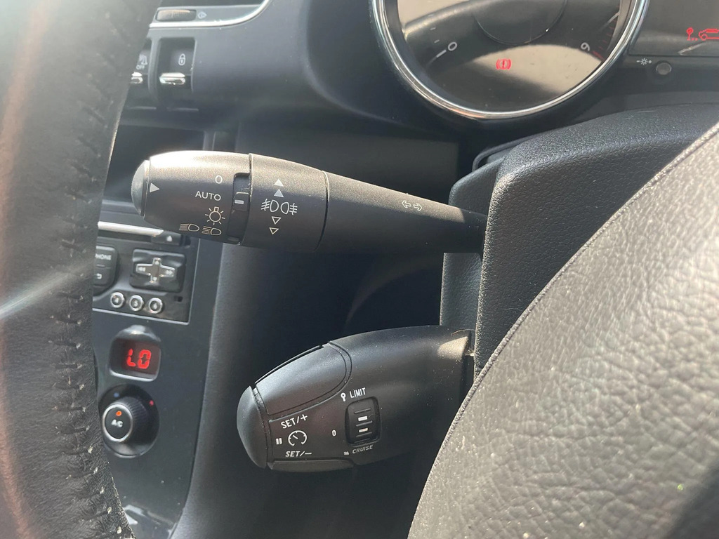 Peugeot 3008 E-hdi Active Silver #19