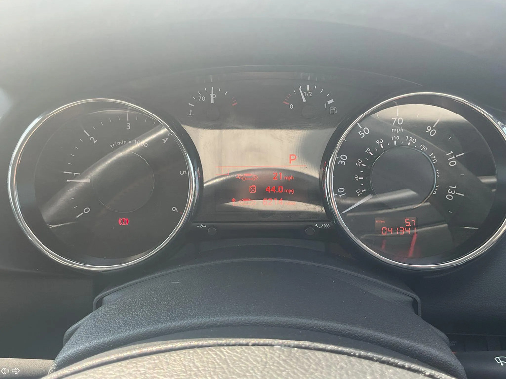 Peugeot 3008 E-hdi Active Silver #32