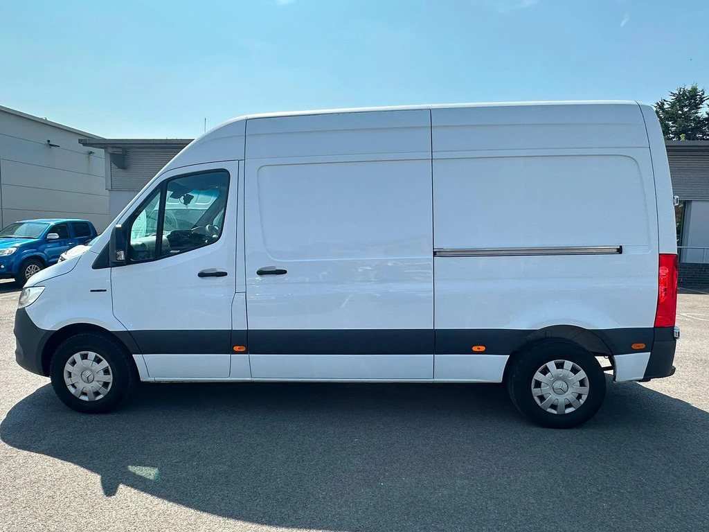 Mercedes-Benz eSprinter Progressive L2h2 White #15
