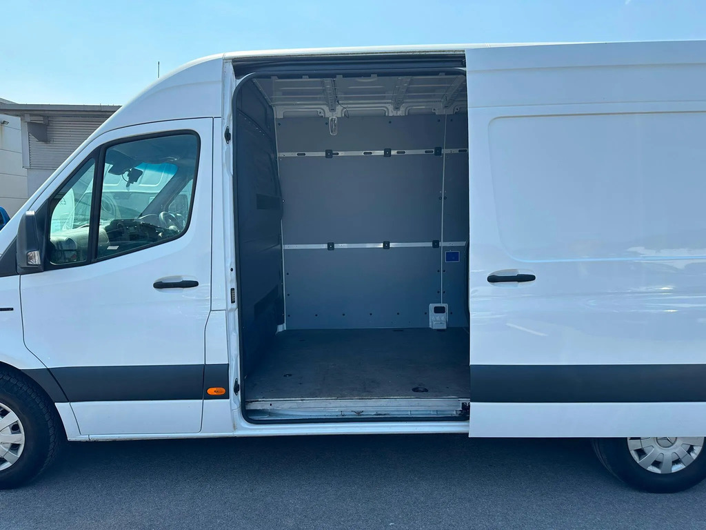 Mercedes-Benz eSprinter Progressive L2h2 White #10