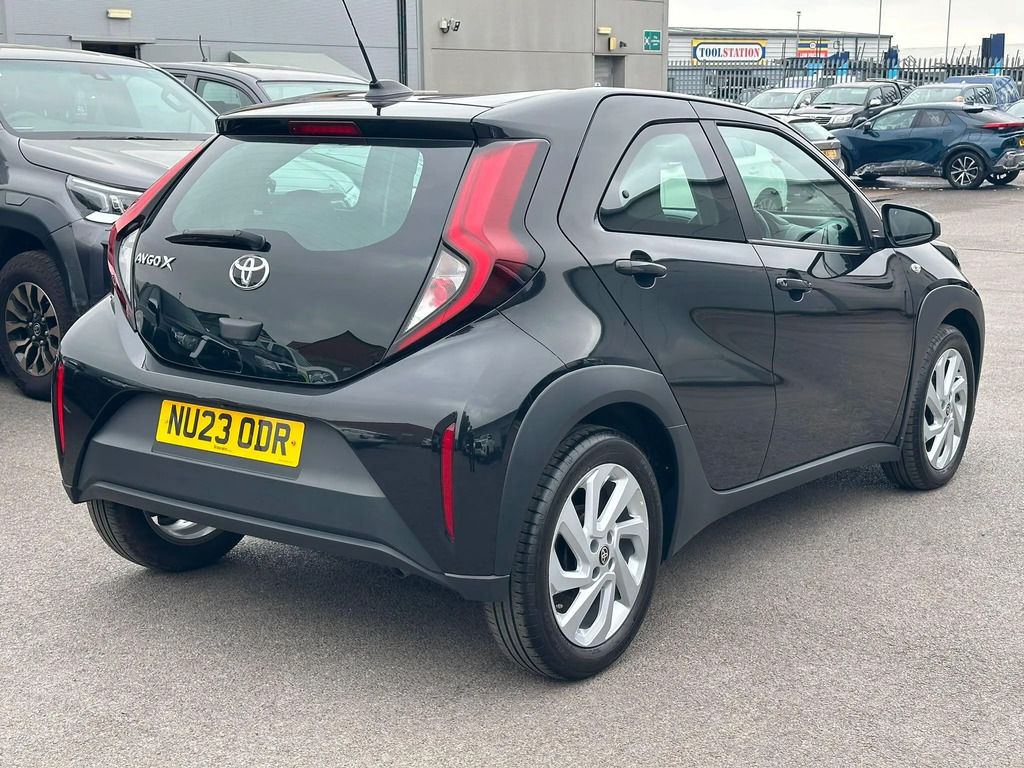 Toyota Aygo X 1.0 Vvt-i Pure #2